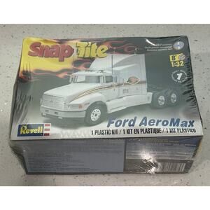 Revell Ford Aeromax Sleeper CAB Snap Tite 1/32 Scale Plastic Car Model Kit 1975